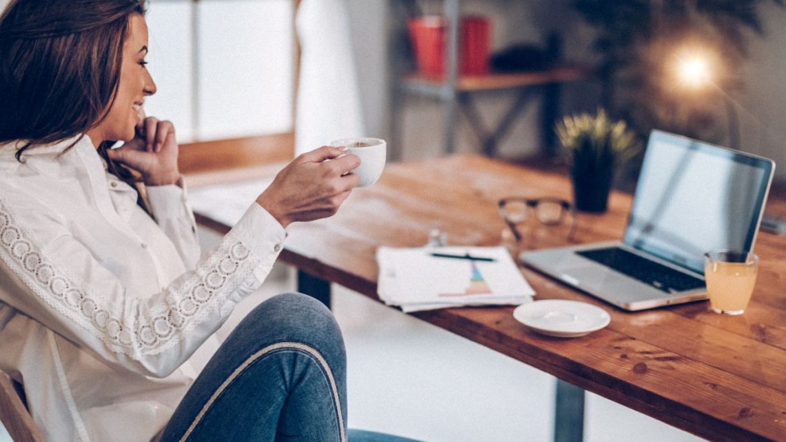 Com funciona a modalidade de Trabalho Híbrido? 1 trabalho híbrido